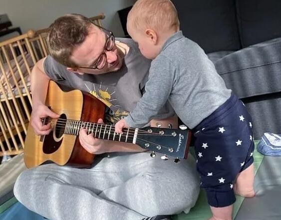 孩子学吉他几岁