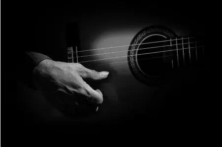 经常弹吉他要怎么注意手指保护？