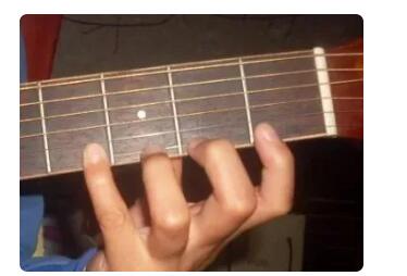 弹吉他手指柔韧