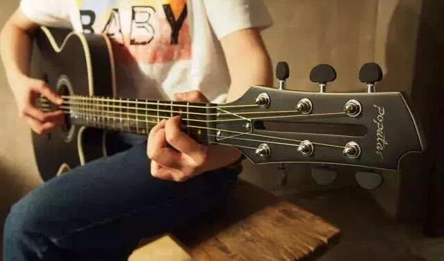 吉他怎么弹？5个弹奏经验教你学会吉他怎么弹