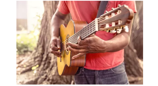 吉他变换和弦的技巧 吉他入门必备教程