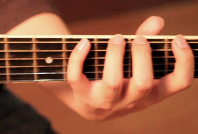 指弹左手按弦原则 做到了超过90%吉他手